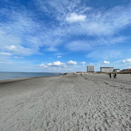 Beachside Haven: Exclusive Warnemünde Apartment with Sauna Rostock Exterior photo