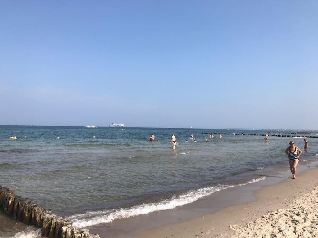 Beachside Haven: Exclusive Warnemünde Apartment with Sauna Rostock Exterior photo