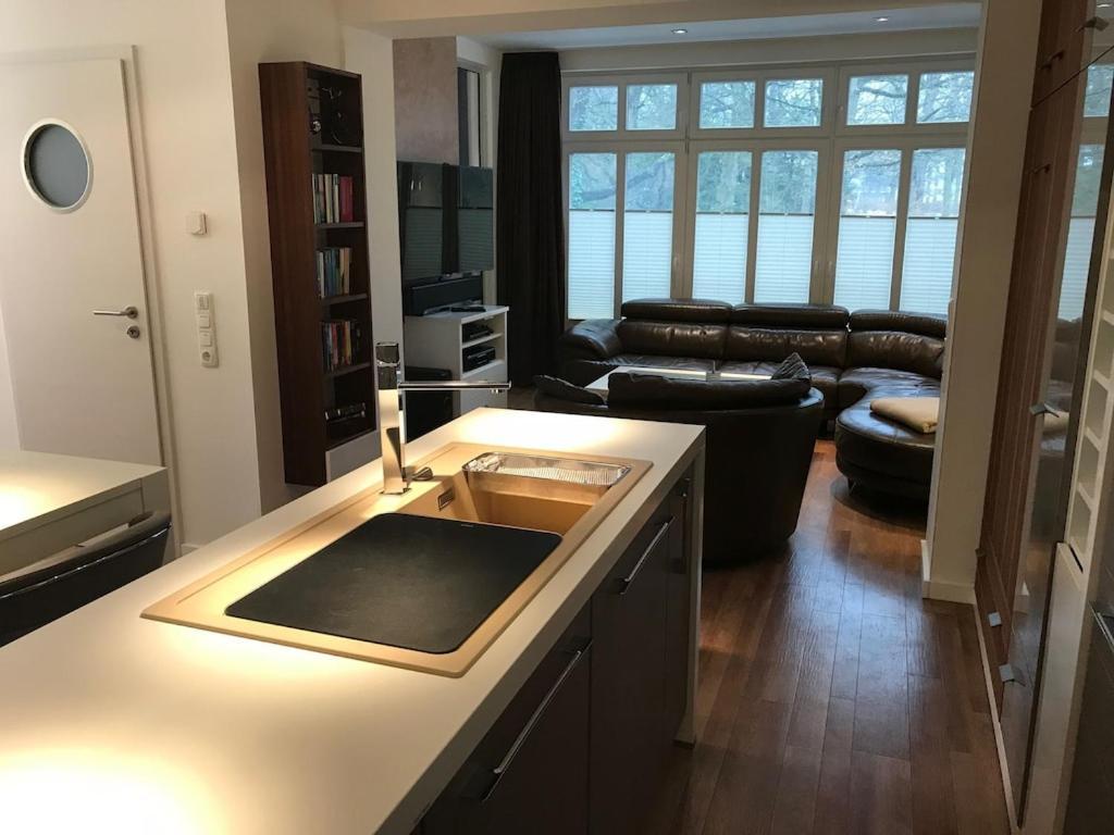Beachside Haven: Exclusive Warnemünde Apartment with Sauna Rostock Exterior photo