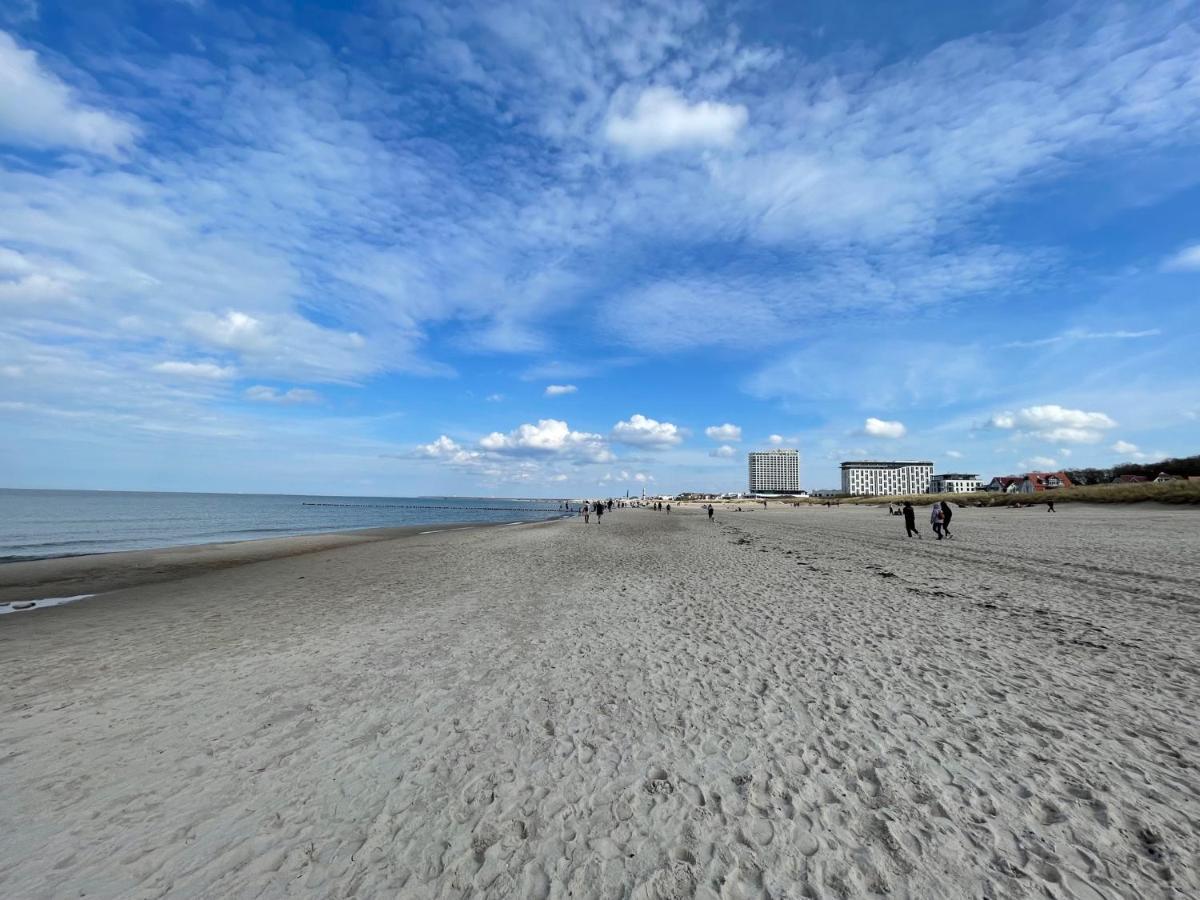 Beachside Haven: Exclusive Warnemünde Apartment with Sauna Rostock Exterior photo